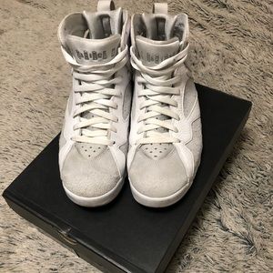Jordan 7’s pure platinum